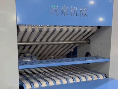 毛巾折叠机